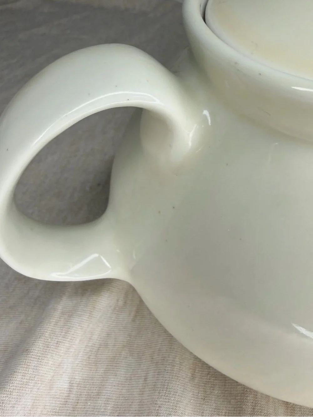 Vintage Hall China Globe 6 Cup Teapot Ivory Cream 1930s-40s USA